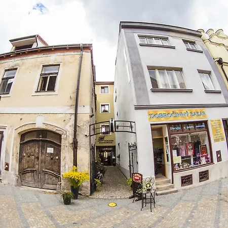 Konukevi Cernej Ptak Jindřichŭv Hradec