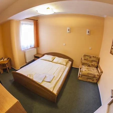 Cernej Ptak 3* Jindřichŭv Hradec
