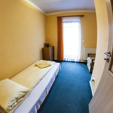 Cernej Ptak 3*